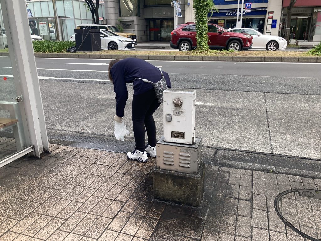 地域貢献活動として周辺清掃を行いました！(5月12日)